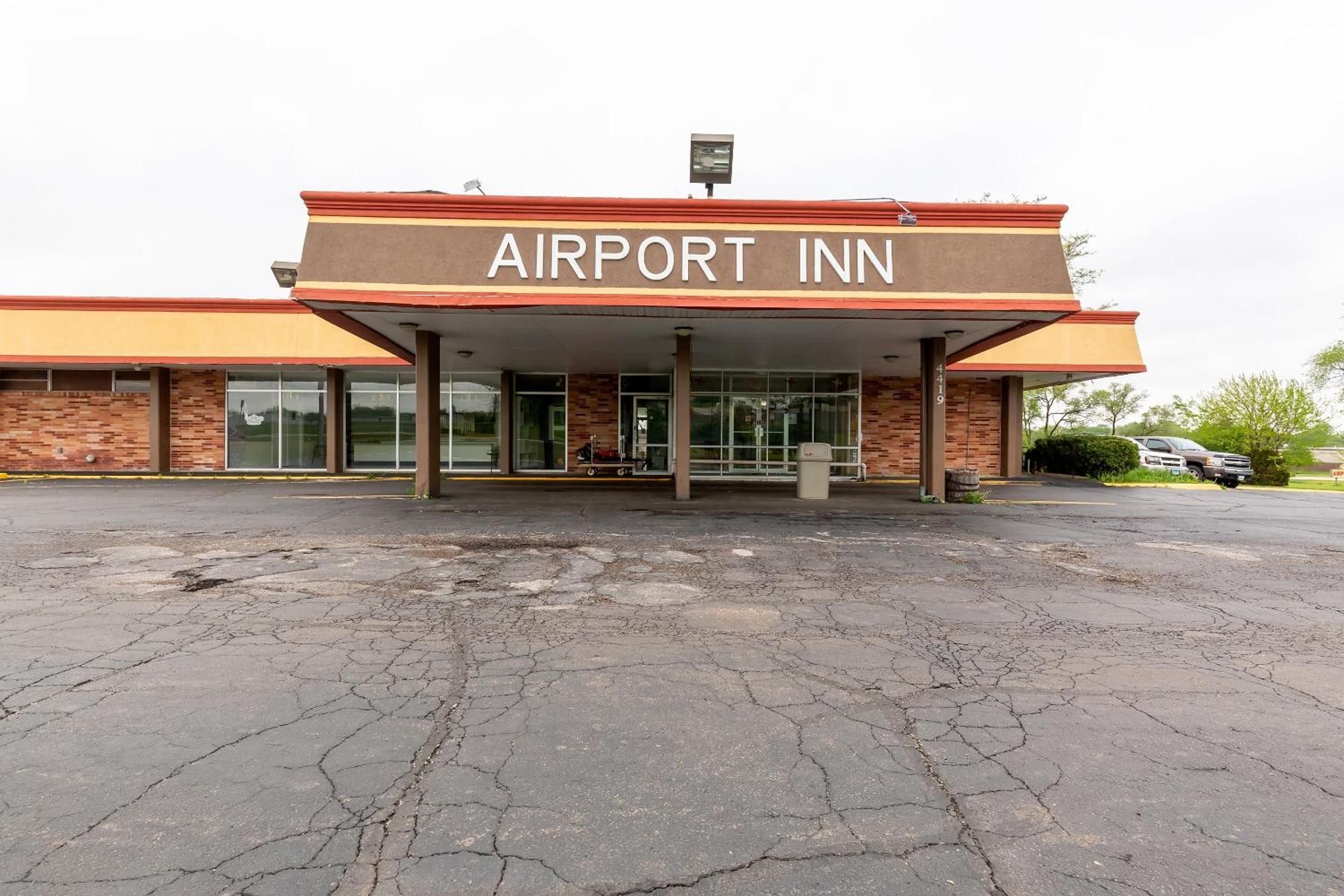 Oyo Hotel At Chicago Rockford International Airport, Il Экстерьер фото